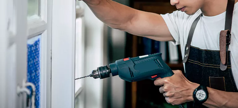 Residential Exterior Window Finishing in Bloomingdale, FL
