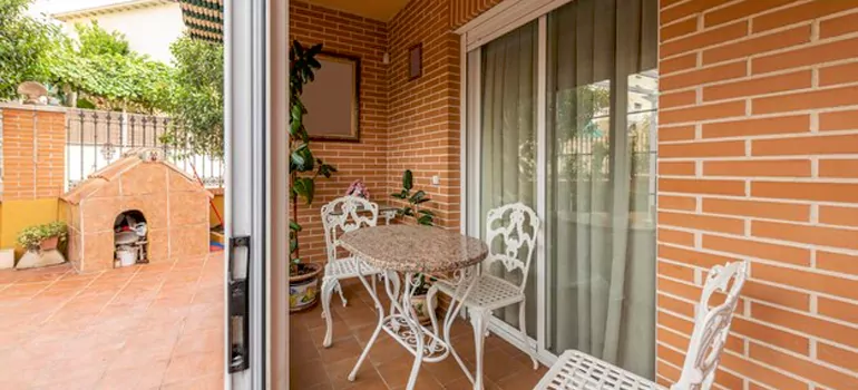 Adding Porch Enclosures To Your Home in Bloomingdale, FL
