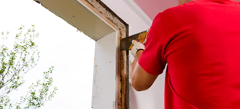 Residential Accordion Door Repair in Bloomingdale, FL