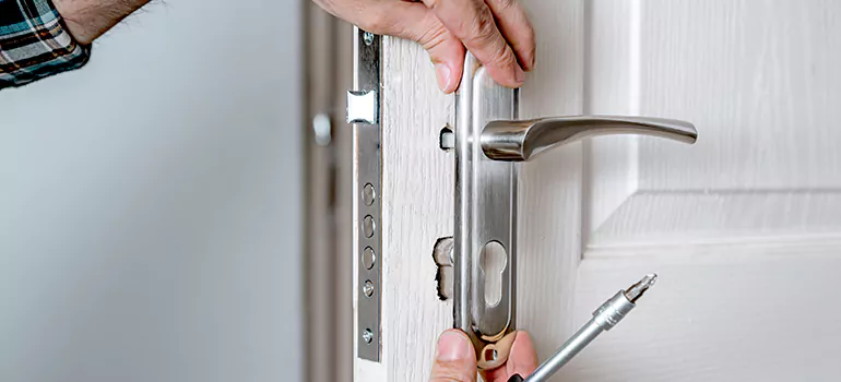 Front Door Knob Repair in Bloomingdale, FL