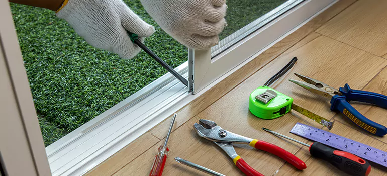Window Hinge Repair in Bloomingdale, FL